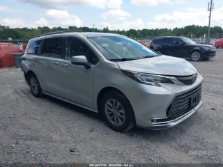 TOYOTA TOYOTA SIENNA XLE