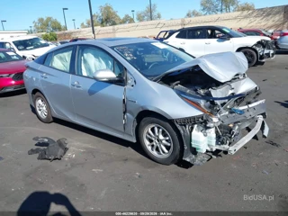 TOYOTA TOYOTA PRIUS FOUR