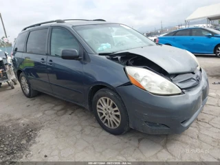TOYOTA TOYOTA SIENNA LE
