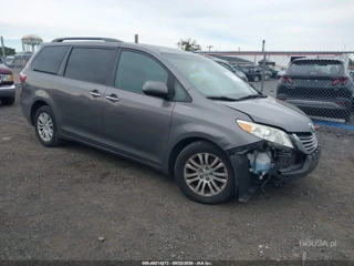 TOYOTA TOYOTA SIENNA XLE 8 PASSENGER