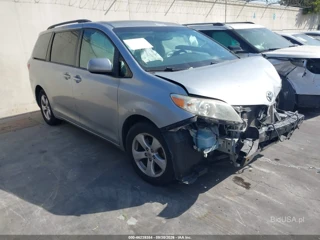 TOYOTA TOYOTA SIENNA LE 8 PASSENGER
