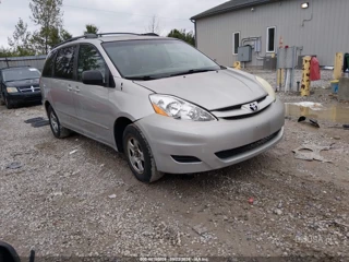 TOYOTA TOYOTA SIENNA LE