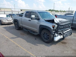 TOYOTA TOYOTA TUNDRA SR5 5.7L V8