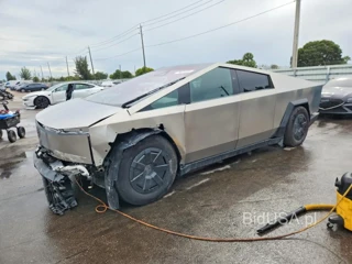 TESLA CYBERTRUCK