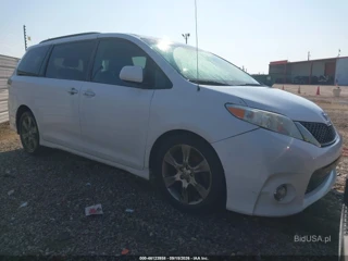 TOYOTA TOYOTA SIENNA SE 8 PASSENGER