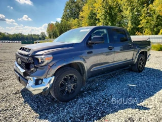 TOYOTA TUNDRA CREWMAX SR5