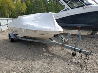BOAT BOAT TRAILER