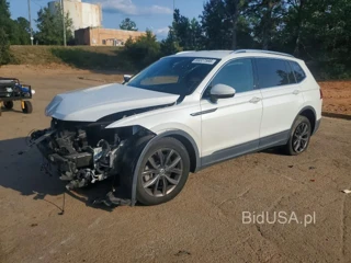 VOLKSWAGEN TIGUAN SE