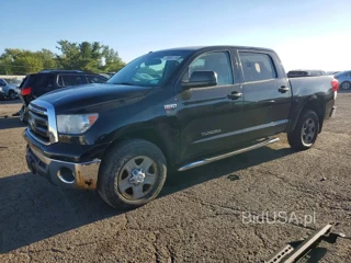 TOYOTA TUNDRA CREWMAX SR5