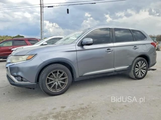 MITSUBISHI OUTLANDER SE