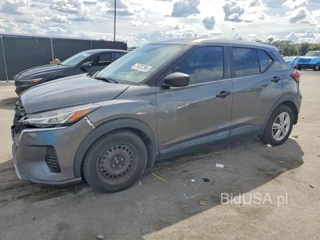NISSAN KICKS S