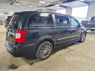 CHRYSLER TOWN & COUNTRY TOURING L
