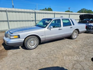 LINCOLN TOWN CAR SIGNATURE