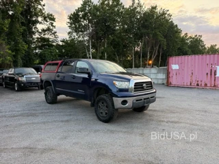 TOYOTA TUNDRA CREWMAX SR5