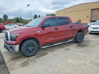 TOYOTA TUNDRA CREWMAX SR5