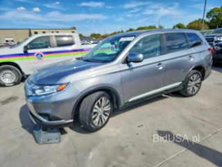 MITSUBISHI OUTLANDER SE
