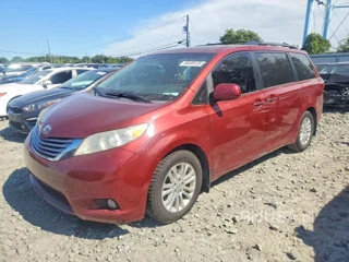 TOYOTA SIENNA XLE 8-PASSENGER