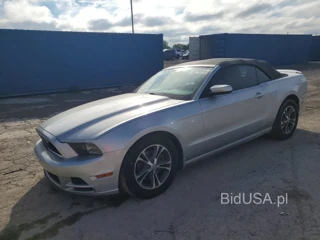 FORD MUSTANG