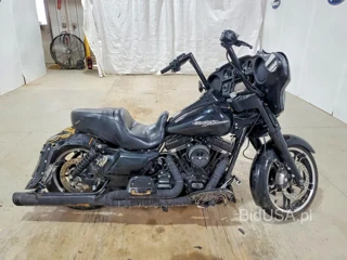 HARLEY-DAVIDSON FLHX STREET GLIDE
