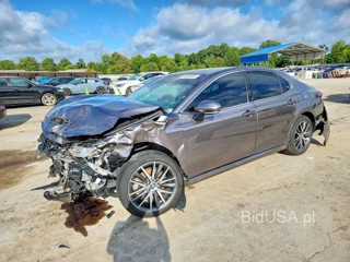 TOYOTA CAMRY XLE