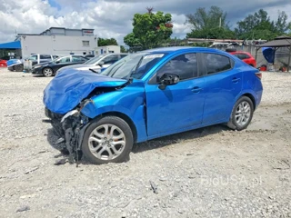 TOYOTA YARIS IA BASE