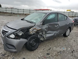 NISSAN VERSA S