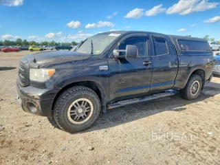TOYOTA TUNDRA DOUBLE CAB SR5