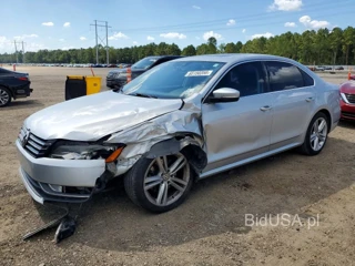VOLKSWAGEN PASSAT SE