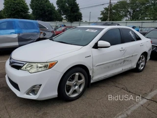 TOYOTA CAMRY HYBRID XLE