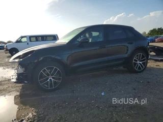 PORSCHE MACAN BASE