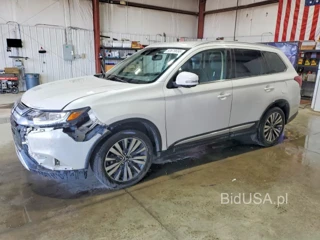 MITSUBISHI OUTLANDER SE