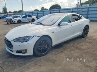 TESLA MODEL S 70D