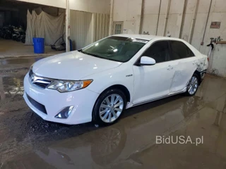 TOYOTA CAMRY HYBRID XLE