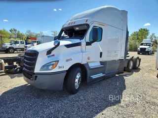 FREIGHTLINER CASCADIA 126
