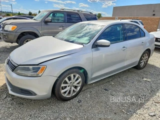 VOLKSWAGEN JETTA SE