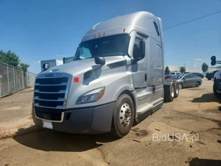 FREIGHTLINER CASCADIA 126