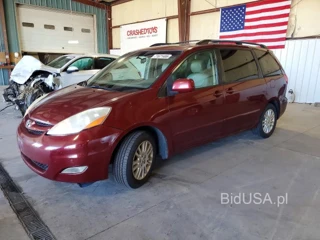 TOYOTA SIENNA XLE