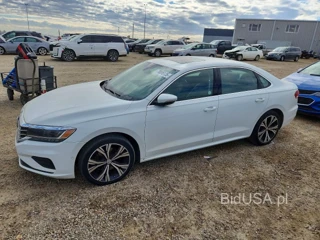 VOLKSWAGEN PASSAT SEL