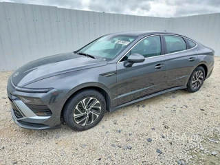 HYUNDAI SONATA HYBRID BLUE