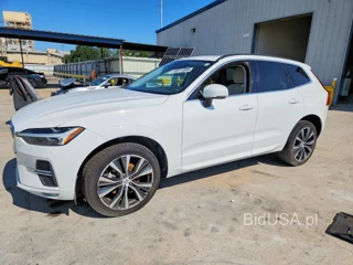 VOLVO XC60 B5 MOMENTUM