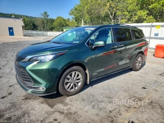 TOYOTA SIENNA XLE