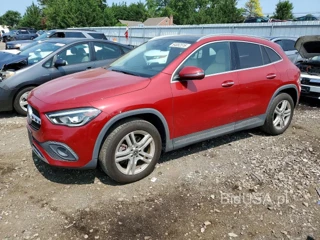 MERCEDES-BENZ GLA 250 4MATIC