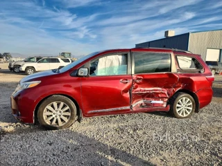 TOYOTA SIENNA