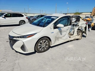 TOYOTA PRIUS PRIME LE