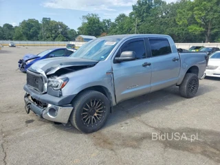 TOYOTA TUNDRA CREWMAX SR5