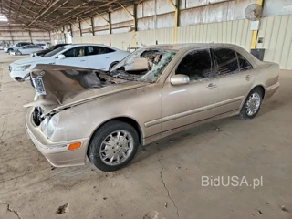 MERCEDES-BENZ E 320