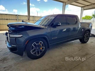 RIVIAN R1T ADVENTURE