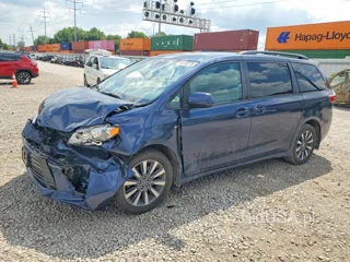 TOYOTA SIENNA LE