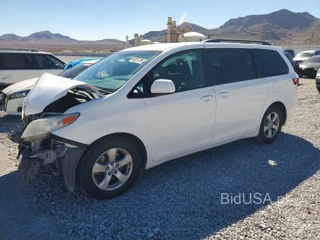 TOYOTA SIENNA LE