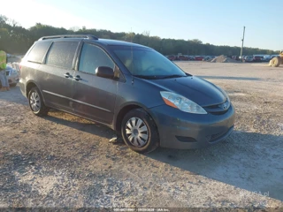 TOYOTA TOYOTA SIENNA LE